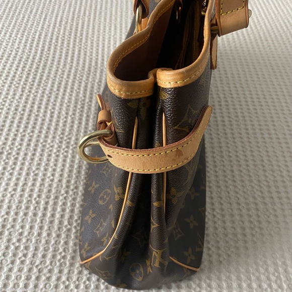 Authentic Louis Vuitton Batignolles Horizontal Bag - Picture 8 of 10